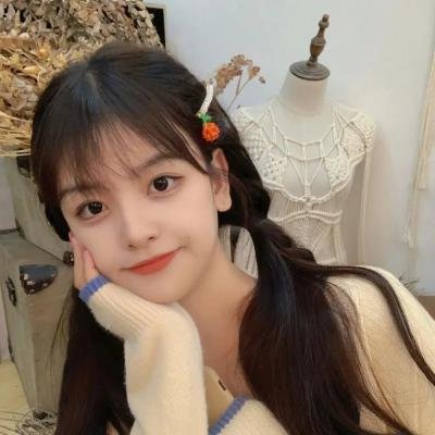 三个带面纱的女子